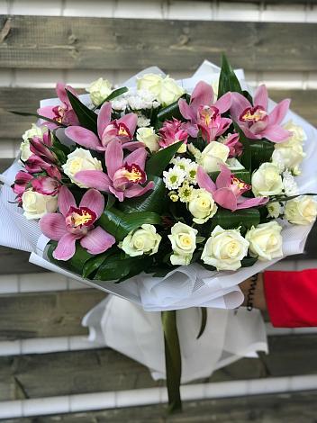 Букет цветов из: Розы и Хризантемы в Родыках