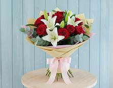 Букет цветов из:  Лилии и Розы в Родыках