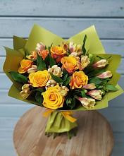 Букет цветов из:  Альстромерии и Розы в Родыках