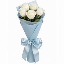Букет 5 Белых роз Проуд в Родыках