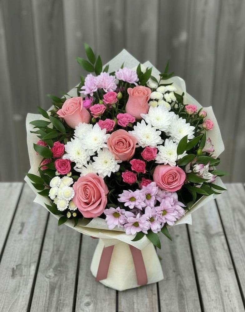 Букет цветов из: Альстромерии, Гвоздики, Розы и Хризантемы в Родыках