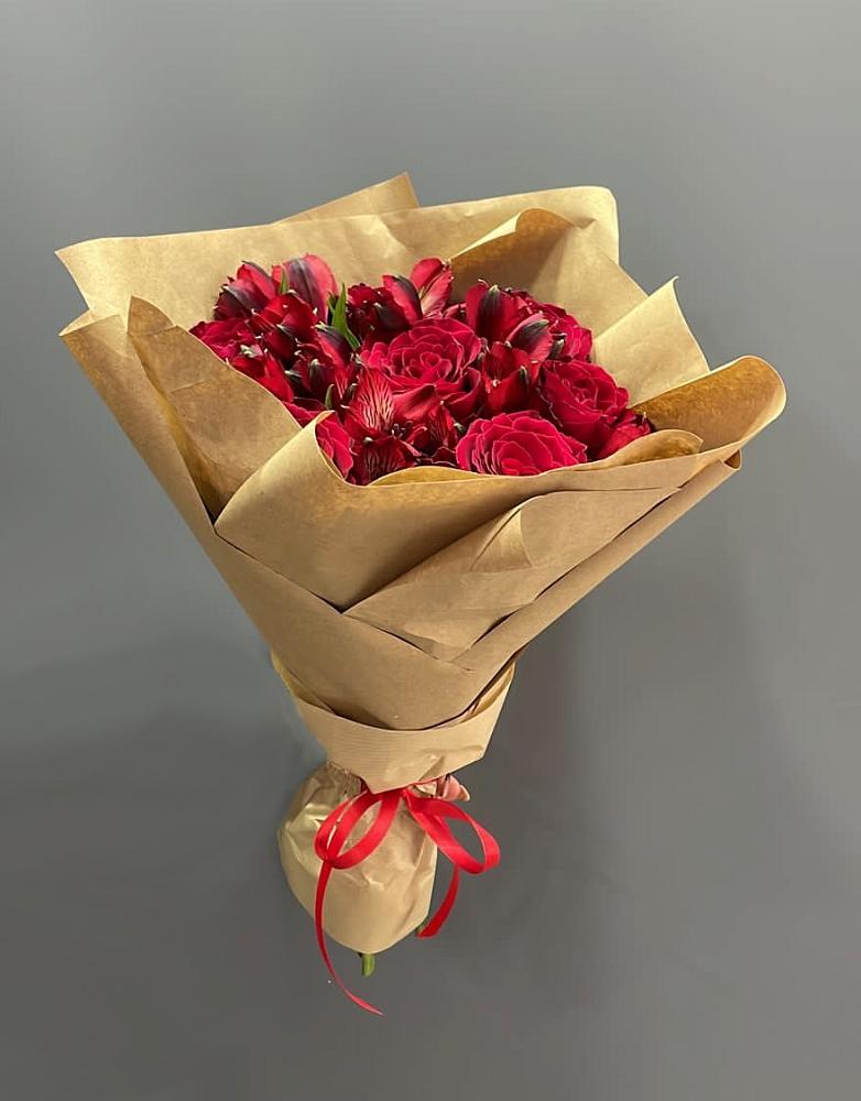 Букет цветов из: Альстромерии и Розы в Родыках