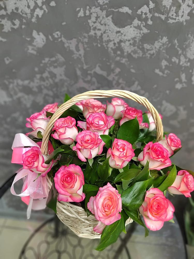 Цветочная композиция из Розы в корзине в Родыках