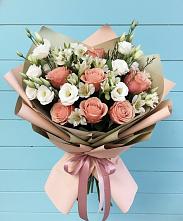 Букет цветов из:  Розы, Альстромерии и Лизиантусы в Родыках