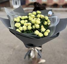 Букет Белые кустовые розы Солинеро в Родыках