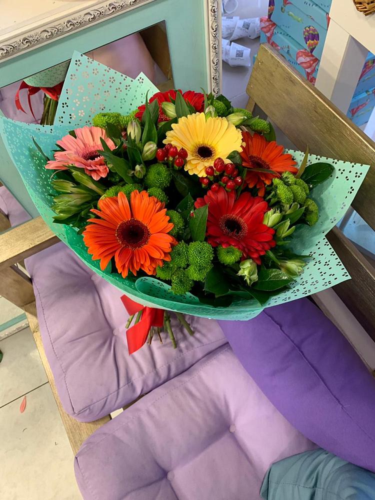 Букет цветов из: Герберы, Хризантемы и Альстромерии в Родыках