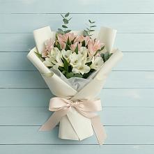 Букет цветов из:  Альстромерии в Родыках