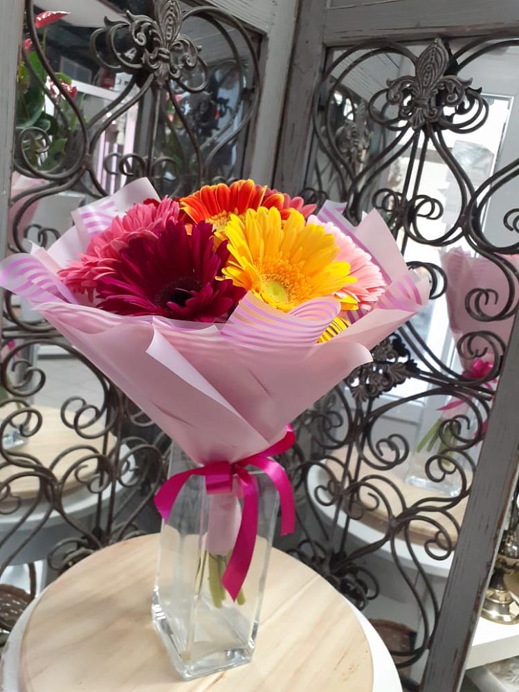 Букет цветов из: Герберы в Родыках