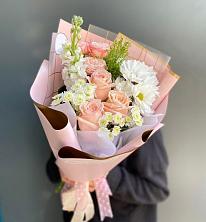 Букет цветов из:  Хризантемы и Розы в Родыках