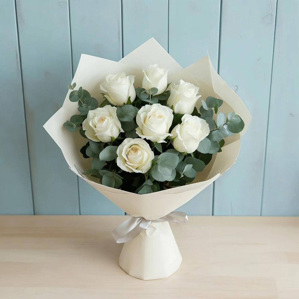 Букет Белые розы в Эвкалипте в Родыках