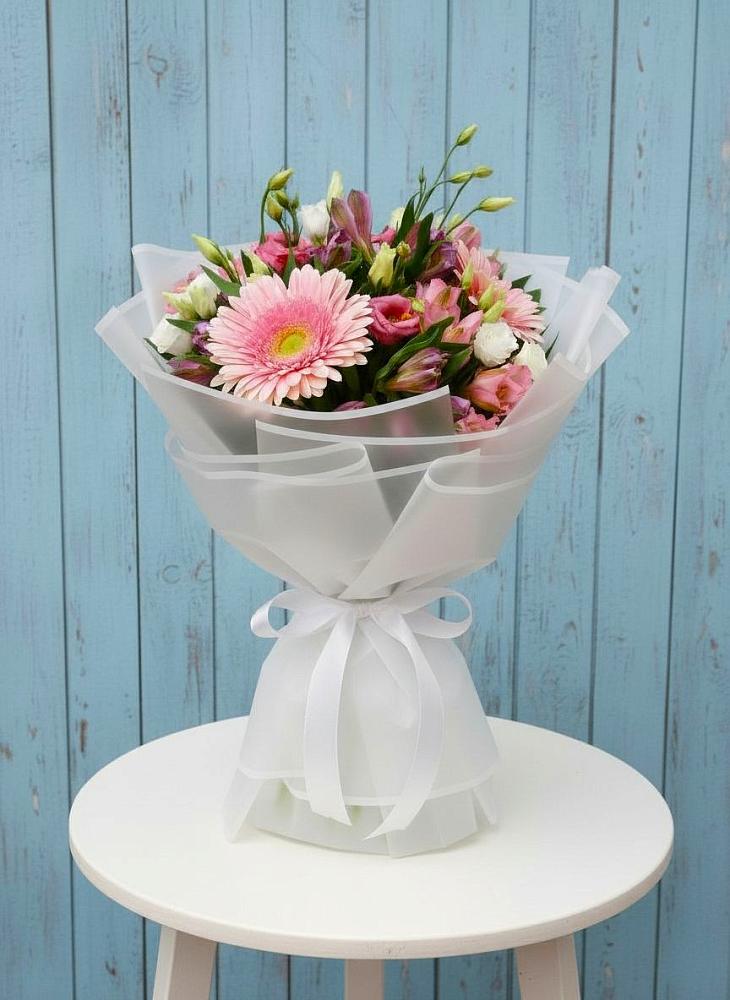 Букет цветов из: Герберы, Альстромерии и Лизиантусы в Родыках