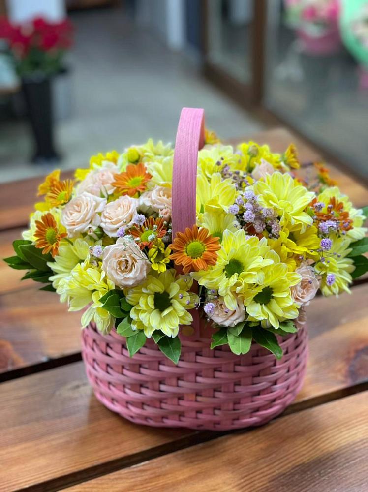 Цветочная композиция из Хризантемы и Розы в корзине в Родыках