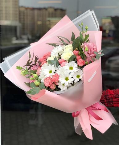Букет цветов из: Розы, Лизиантусы и Хризантемы в Родыках