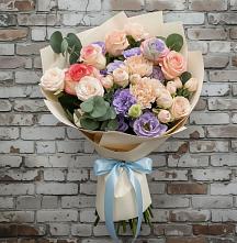 Букет цветов из:  Розы, Лизиантусы и Гвоздики в Родыках