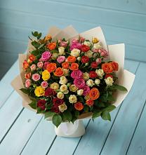 Букет Микс из разноцветных кустовых роз в Родыках