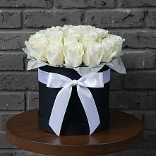 Цветочная композиция из Розы в шляпной коробке в Родыках